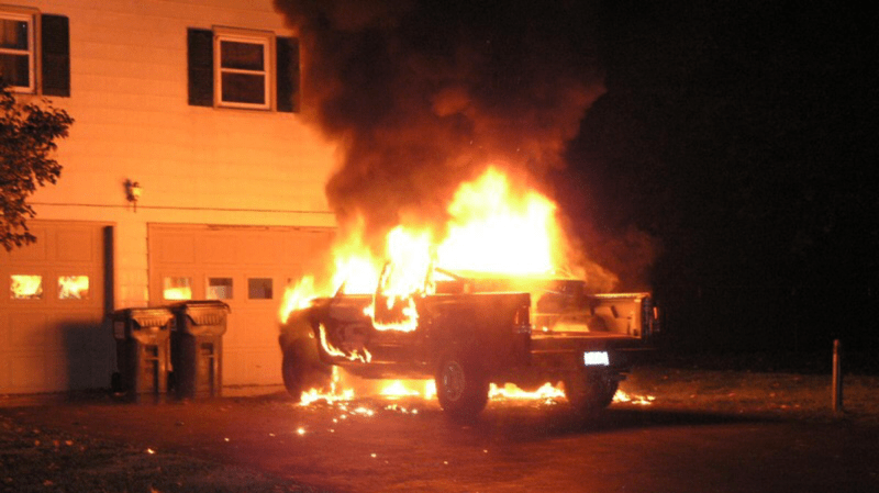 31 16blot vehicle fire 2012